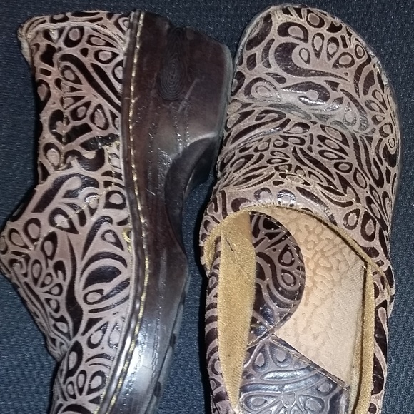 paisley clogs